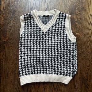 SHEIN sweater vest super cute for work and school